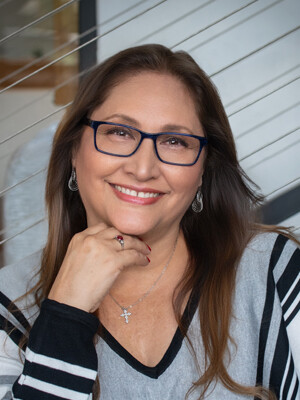 Isela-Ochoa---Operations-Manager
